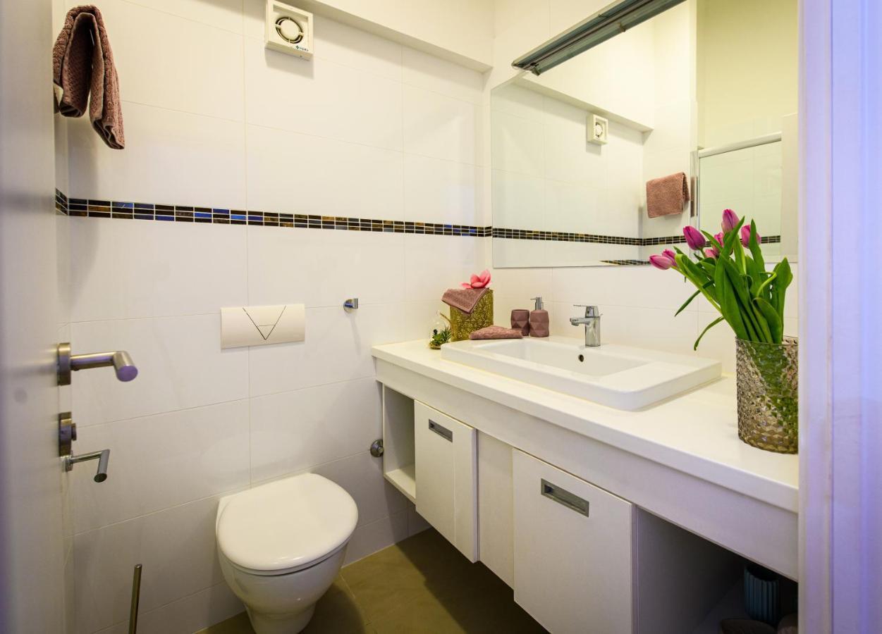 Lavica Bellevue Apartments & Studios Podstrana Kültér fotó